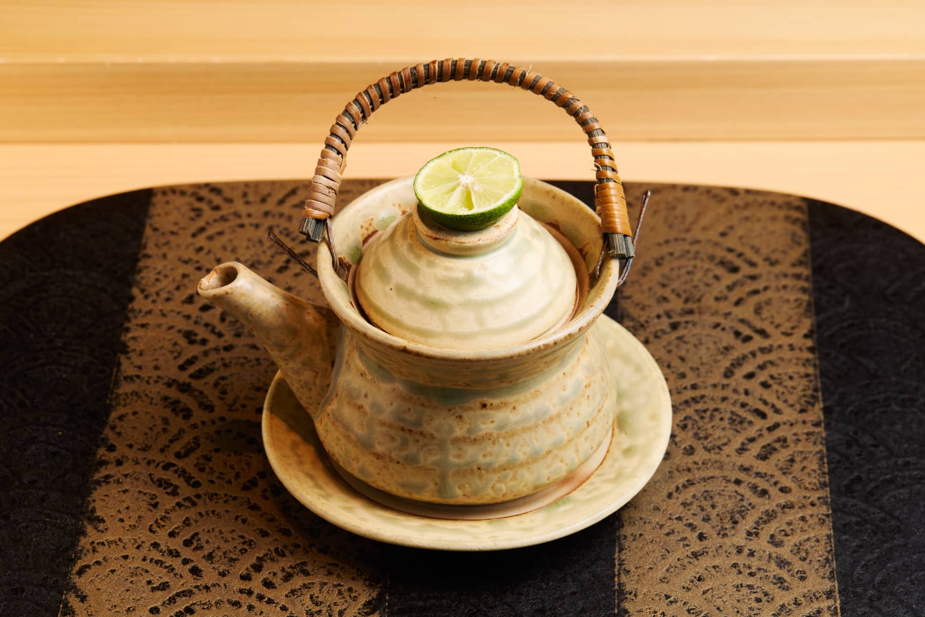 松茸と鱧の土瓶蒸し(車海老,浜,銀杏,ゆりね,三つ葉)