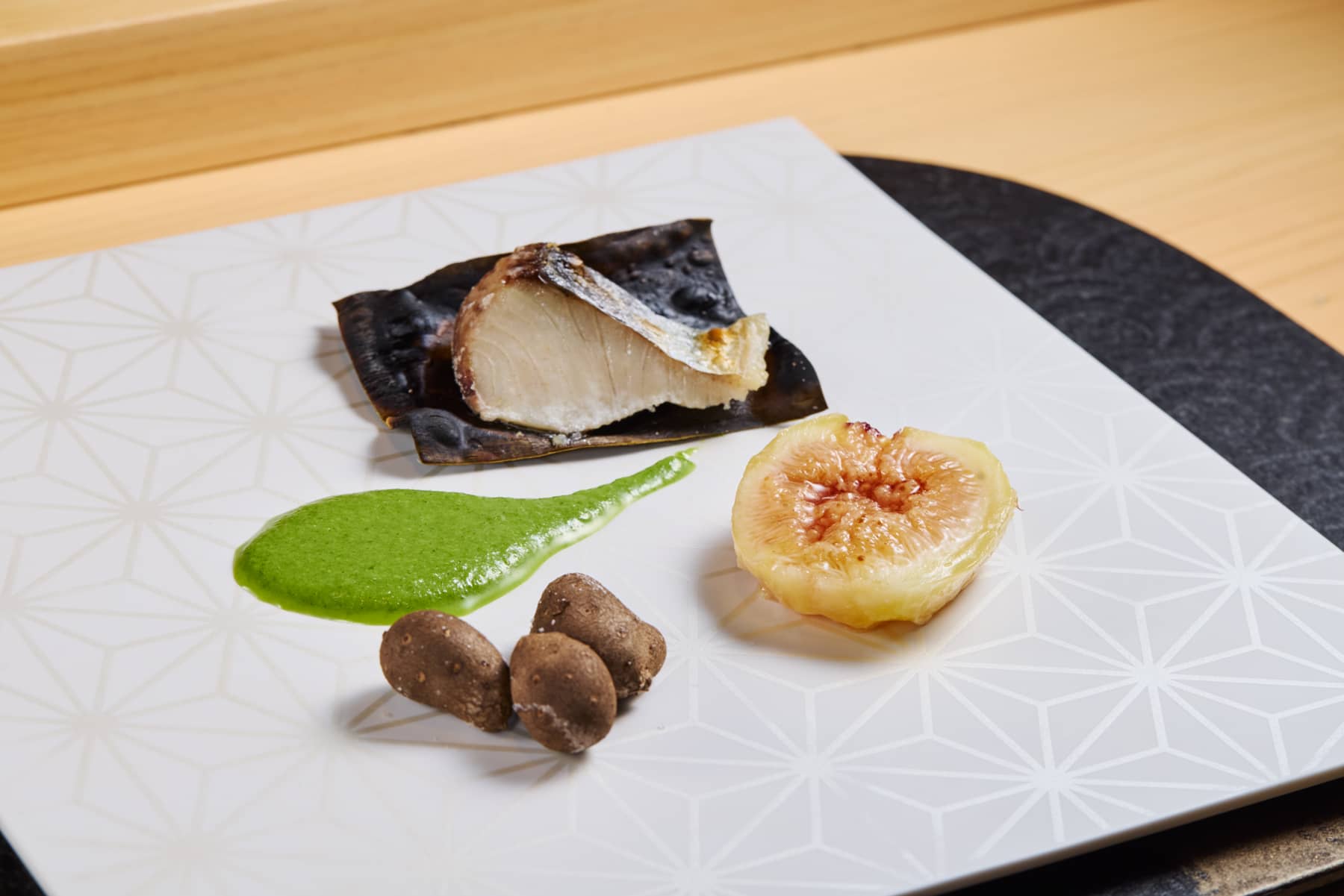 さわら昆布焼き 青葱ソース(いちじく味噌煮こみ むかごを添えて)